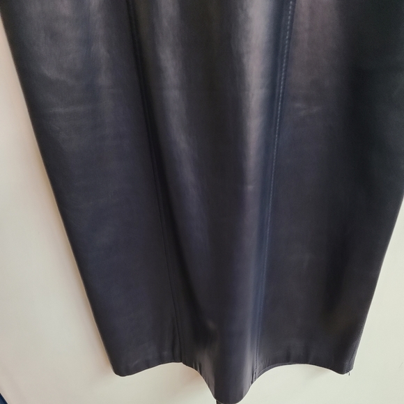 Accordi Navy Leather Pencil Skirt - Picture 7 of 14